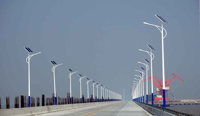 Solar Street Lights on Urban Roads